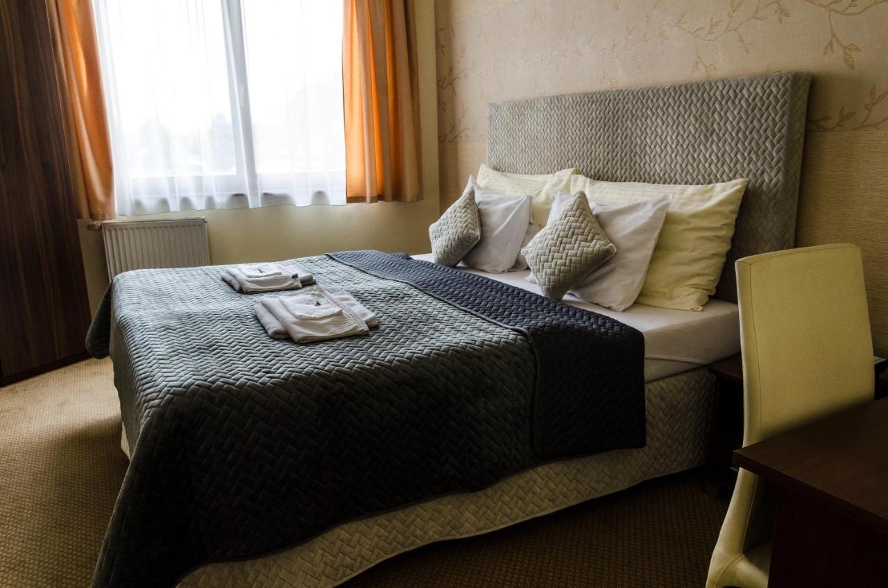 Hotel Rokoko Кошице Экстерьер фото